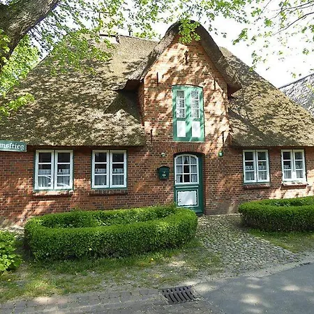 Altes Kapitaenshaus Nieblum
